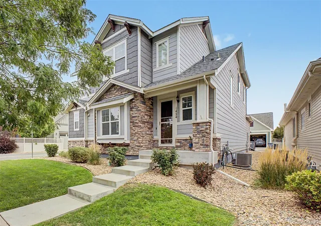 Photo 2 of Single family home for sale at 1424 Bluemoon Dr, Longmont, CO 80504 | MLS# 7300008 | Listing updated on 2026-10-06