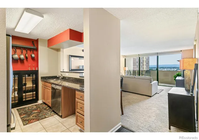 Photo 3 of Condo for sale at 1020 15th Street #16A, Denver, CO 80202 | MLS# IR1070044 | Listing updated on 2026-10-06