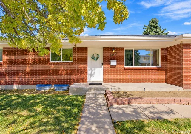 Photo 3 of Single family home for sale at 8561 E Briarwood Blvd, Centennial, CO 80112 | MLS# 4882528 | Listing updated on 2026-10-17
