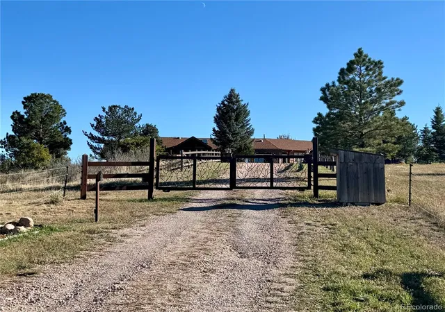 Photo 2 of Single family home for sale at 11152 E Folsom Point Ln, Franktown, CO 80116 | MLS# 6202622 | Listing updated on 2026-10-17
