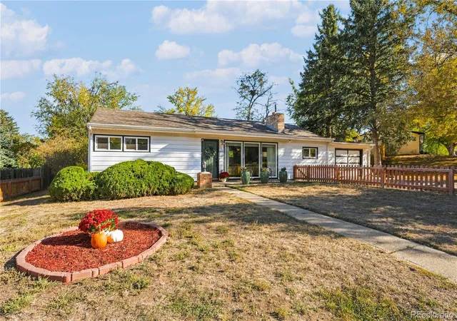 Photo 2 of Single family home for sale at 820 Kline Dr, Lakewood, CO 80215 | MLS# 4161603 | Listing updated on 2026-10-09