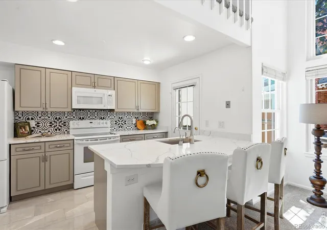 Listing Photo 4 - Condo for sale in building located at 8386 W 87th Dr, Arvada, CO 28120 - Unit #A