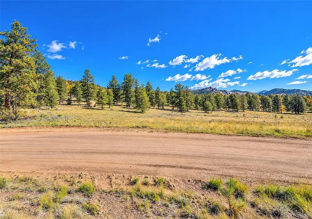 Photo 4 of Sale Pending at 308 Apache Trl, Florissant, CO 80816 | MLS# 2644481 | Listing updated on 2026-10-15