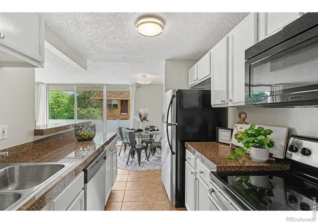 Photo 3 of Condo for sale at 1267 N Lafayette St #302, Denver, CO 80218 | MLS# IR1070056 | Listing updated on 2026-10-17