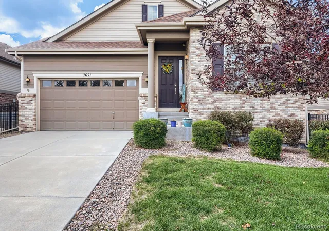 Photo 3 of Single family home for sale at 7621 S Queensburg Way, Aurora, CO 80016 | MLS# 4627715 | Listing updated on 2026-10-06