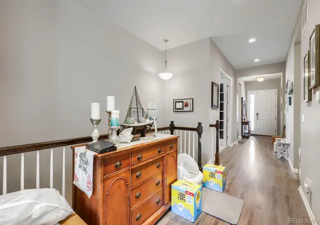Photo 4 of Single family home for sale at 7621 S Queensburg Way, Aurora, CO 80016 | MLS# 4627715 | Listing updated on 2026-10-06
