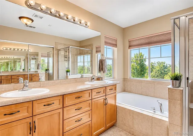 Photo 4 of Single family home for sale at 12111 Village Cir, Commerce City, CO 80603 | MLS# 5488308 | Listing updated on 2026-10-07