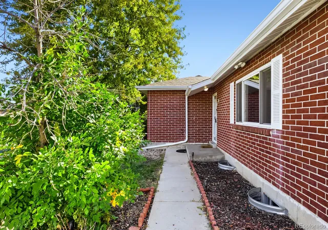 Photo 4 of Single family home for sale at 14920 E 55th Avenue, Denver, CO 80239 | MLS# 5057180 | Listing updated on 2026-10-09
