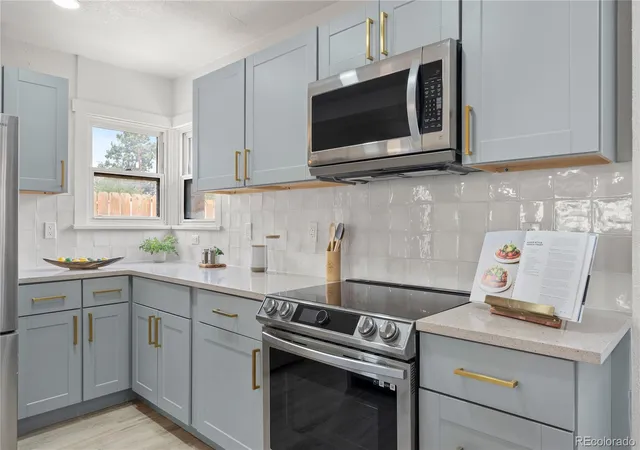 Photo 4 of Single family home for sale at 1716 Nome St, Aurora, CO 80010 | MLS# 4570114 | Listing updated on 2026-10-06