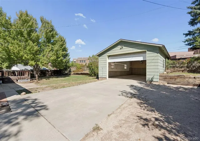 Photo 2 of Single family home for sale at 408 Elmwood Dr, Colorado Springs, CO 80907 | MLS# 4222516 | Listing updated on 2026-10-08