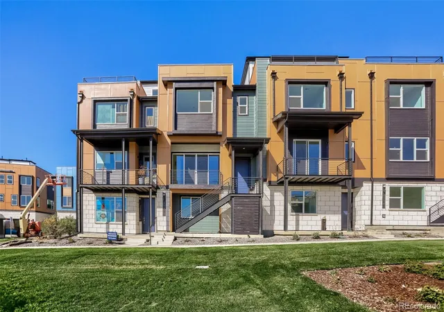 Townhouse for sale at 2547 Trail Ln, Louisville, CO 80027 | MLS# 7662773