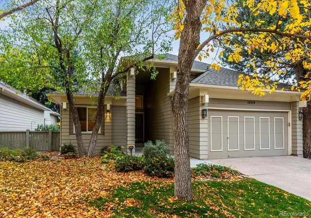 Photo 2 of Single family home for sale at 1909 Overview Dr, Castle Rock, CO 80104 | MLS# 1582640 | Listing updated on 2026-10-22