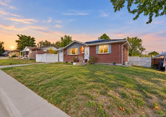 Photo 2 of Single family home for sale at 6583 Benton Cir, Arvada, CO 80003 | MLS# 7066495 | Listing updated on 2026-10-08