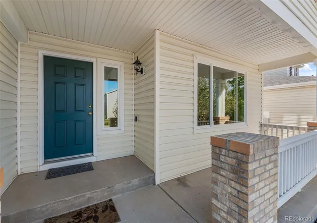 Photo 2 of Single family home for sale at 9736 Fox Den Dr, Littleton, CO 80125 | MLS# 5073210 | Listing updated on 2026-10-09