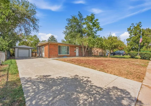 Photo 1 of Single family home for sale at 1377 S Chase St, Lakewood, CO 80232 | MLS# 3572877 | Listing updated on 2026-10-06