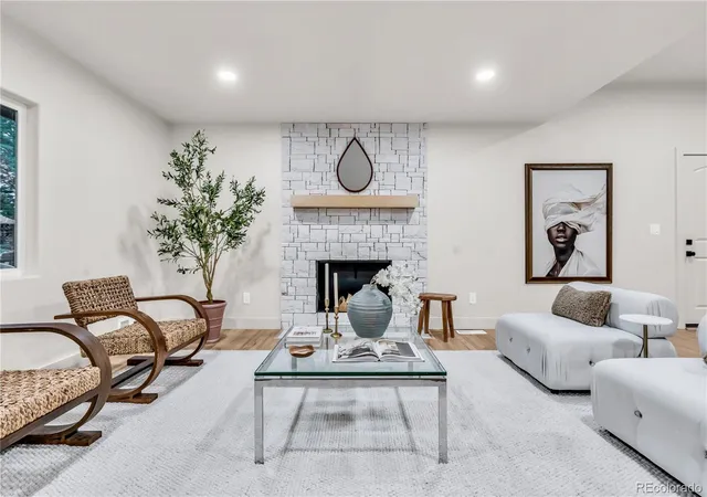 Photo 2 of Single family home for sale at 3091 S Holly Pl, Denver, CO 80222 | MLS# 2823125 | Listing updated on 2026-10-08