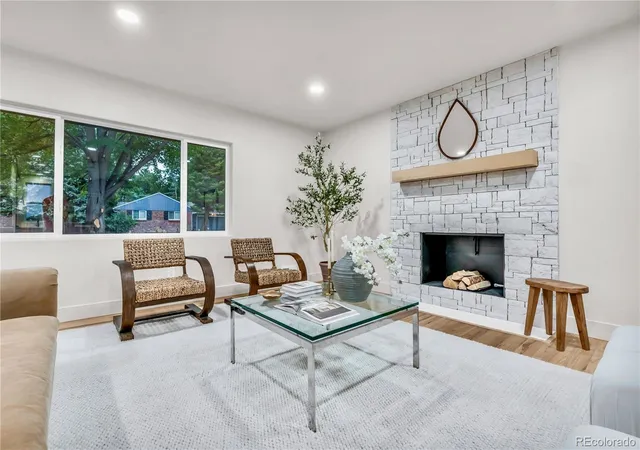 Photo 4 of Single family home for sale at 3091 S Holly Pl, Denver, CO 80222 | MLS# 2823125 | Listing updated on 2026-10-08