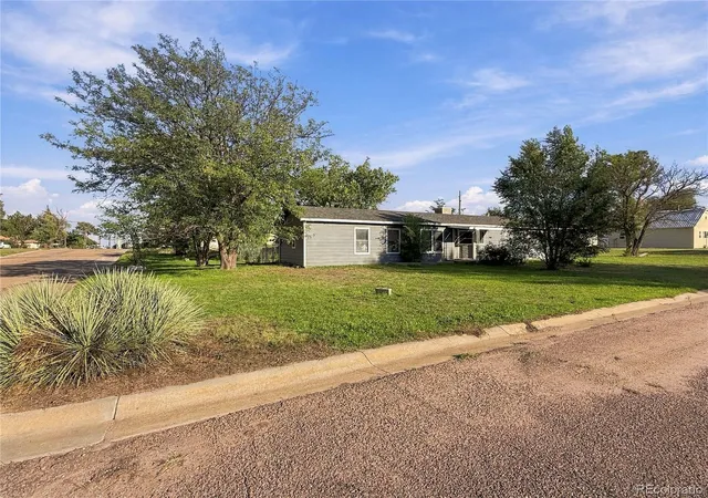 Photo 3 of Single family home for sale at 722 Pawnee Ave, Flagler, CO 80815 | MLS# 7171999 | Listing updated on 2026-10-08