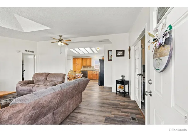 Photo 3 of Single family home for sale at 404 W Shafer Ave, Pierce, CO 80650 | MLS# IR1070101 | Listing updated on 2026-10-08
