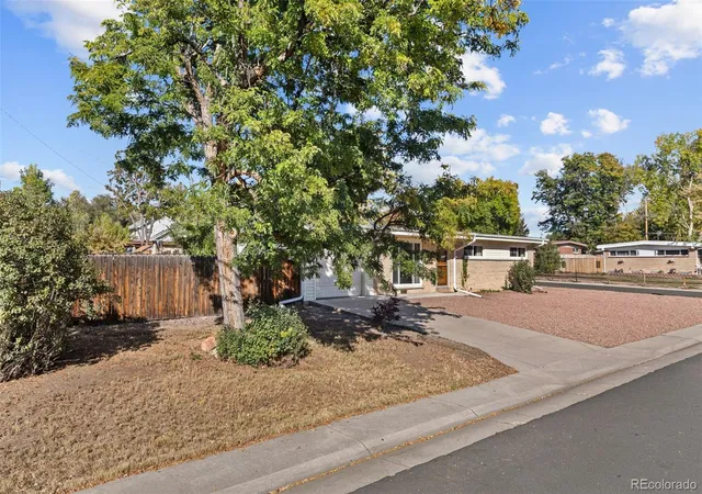 Photo 3 of Single family home for sale at 6005 Estes St, Arvada, CO 80004 | MLS# 4806795 | Listing updated on 2026-10-29
