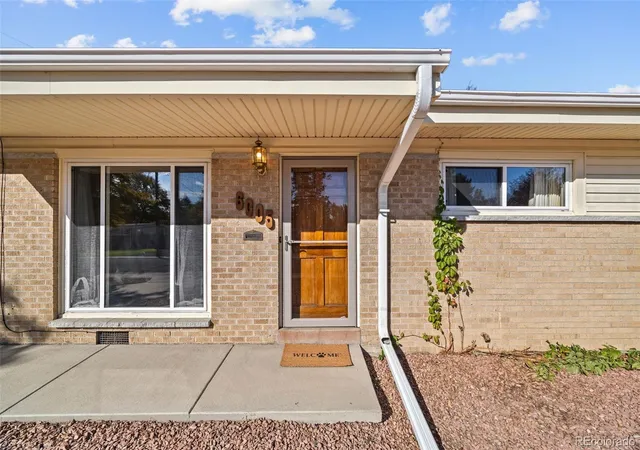 Photo 4 of Single family home for sale at 6005 Estes St, Arvada, CO 80004 | MLS# 4806795 | Listing updated on 2026-10-29