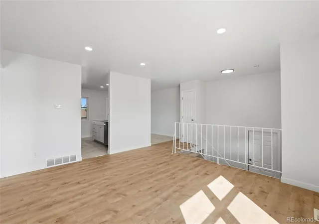 Photo 4 of Single family home for sale at 18007 E Bails Pl, Aurora, CO 80017 | MLS# 5856463 | Listing updated on 2026-10-07