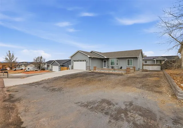 Photo 3 of Single family home for sale at 830 S Blakeland, Pueblo, CO 81007 | MLS# 8493685 | Listing updated on 2026-10-06