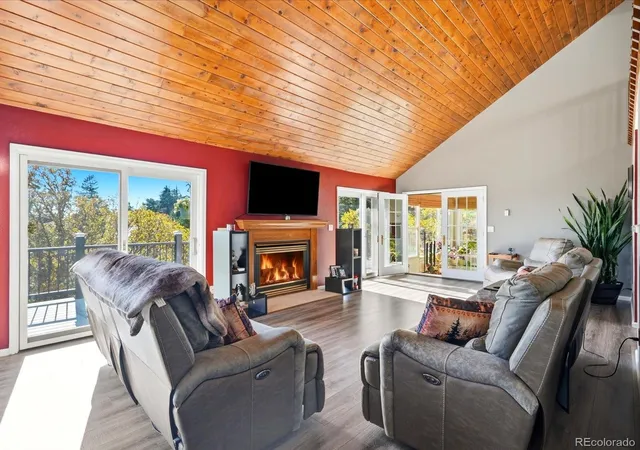 Photo 4 of Single family home for sale at 6153 Buffalo Run, Littleton, CO 80125 | MLS# 3912322 | Listing updated on 2026-10-10
