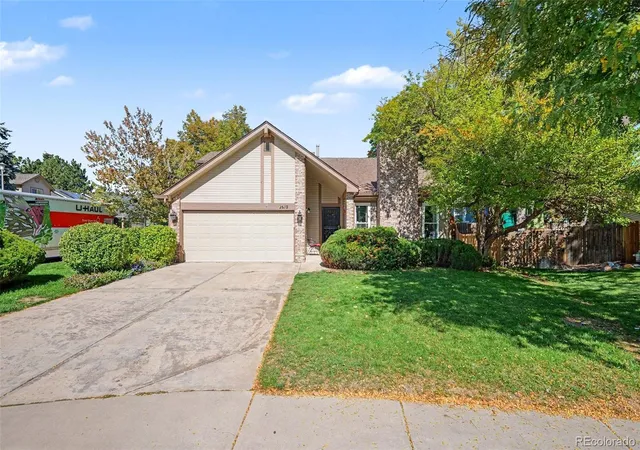 Photo 2 of Single family home for sale at 2610 S Oswego St, Aurora, CO 80014 | MLS# 7713314 | Listing updated on 2026-10-08