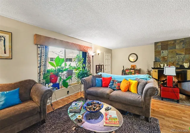 Photo 2 of Townhouse for sale at 9191 E Oxford Dr, Denver, CO 80237 | MLS# 5887583 | Listing updated on 2026-10-07