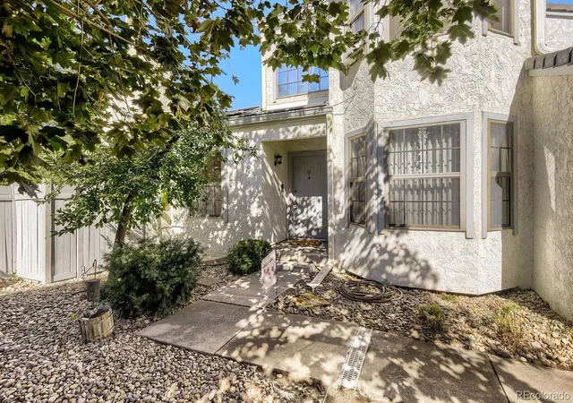 Photo 2 of Townhouse for sale at 1683 S Trenton St, Denver, CO 80231 | MLS# 3844316 | Listing updated on 2026-10-14