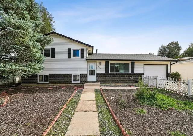 Single family home for sale at 670 Calle Entrada, Fountain, CO 80817 | MLS# 4346029