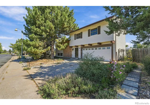 Single family home for sale at 15303 E Nassau Dr, Aurora, CO 80013 | MLS# IR1070141