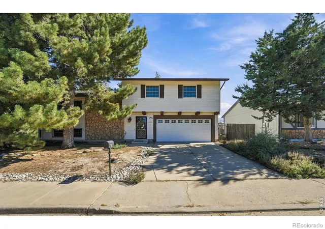 Photo 1 of Single family home for sale at 15303 E Nassau Dr, Aurora, CO 80013 | MLS# IR1070141 | Listing updated on 2026-10-08