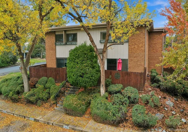 Photo 2 of Townhouse for sale at 2800 Eaton St, Wheat Ridge, CO 80214 | MLS# 4352216 | Listing updated on 2026-10-28
