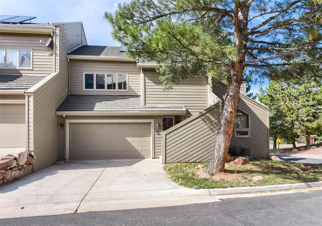 Townhouse for sale at 6865 Briar Rose Trl, Littleton, CO 80125 | MLS# 5076089