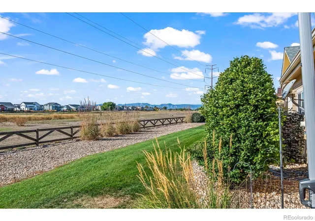Photo 3 of Single family home for sale at 1122 Village Cir, Erie, CO 80516 | MLS# IR1070146 | Listing updated on 2026-10-07