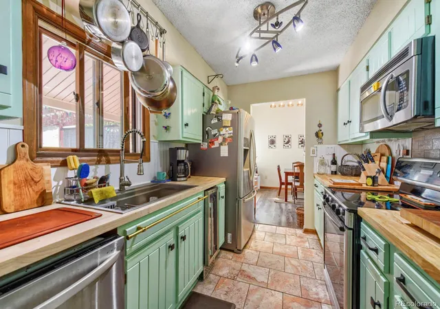 Photo 4 of Condo for sale at 6998 Buckskin Dr, Littleton, CO 80125 | MLS# 8458225 | Listing updated on 2026-10-27