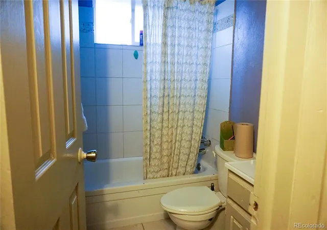 Photo 4 of House for sale at 5530 W 3rd Place, Lakewood, CO 80226 | MLS# 8194077 | Listing updated on 2026-10-08