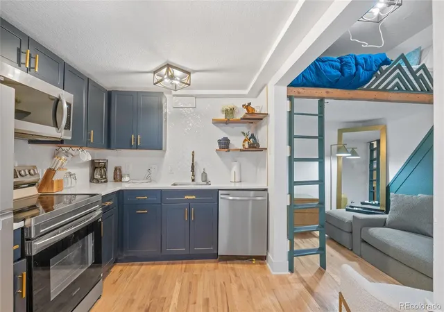 Photo 4 of Townhouse for sale at 2252 N Clarkson St, Denver, CO 80205 | MLS# 3756790 | Listing updated on 2026-10-22