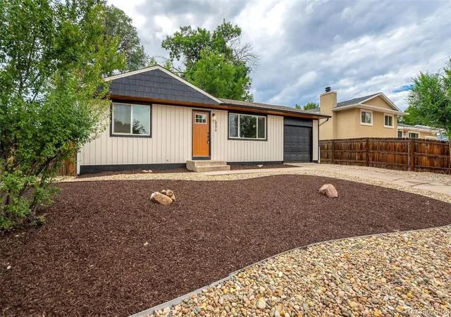 Photo 3 of Single family home for sale at 806 Querida Dr, Colorado Springs, CO 80909 | MLS# 5615880 | Listing updated on 2026-10-08