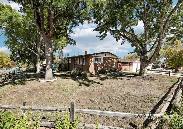 Photo 3 of Single family home for sale at 1694 S Balsam St, Lakewood, CO 80232 | MLS# 2090811 | Listing updated on 2026-10-10
