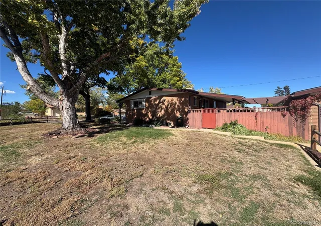 Photo 3 of Single family home for sale at 1694 S Balsam St, Lakewood, CO 80232 | MLS# 2090811 | Listing updated on 2026-10-10