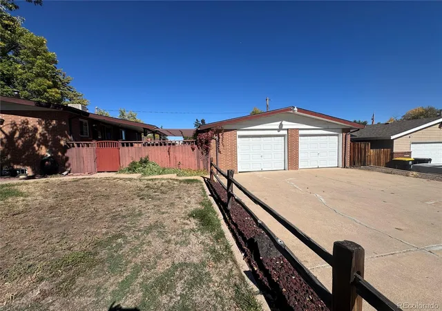 Photo 3 of Single family home for sale at 1694 S Balsam St, Lakewood, CO 80232 | MLS# 2090811 | Listing updated on 2026-10-10