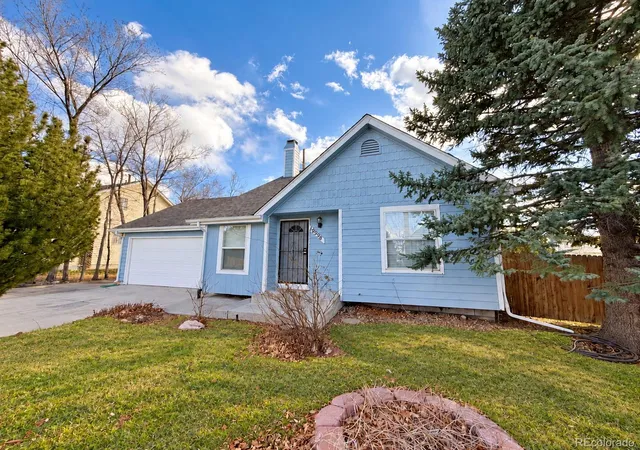 Single family home for sale at 17998 E Bellewood Dr, Aurora, CO 80015 | MLS# 5799254