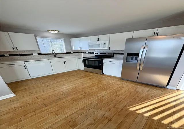 Photo 3 of Single family home for sale at 17998 E Bellewood Dr, Aurora, CO 80015 | MLS# 5799254 | Listing updated on 2026-10-09