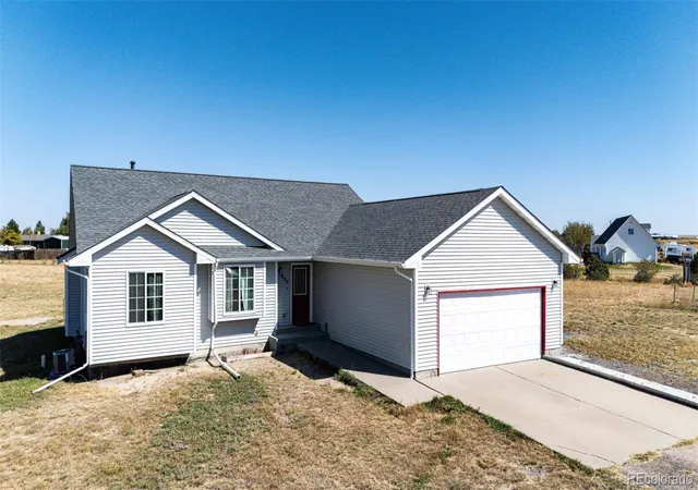 Single family home for sale at 1850 Comanche Dr, Strasburg, CO 80136 | MLS# 3292087