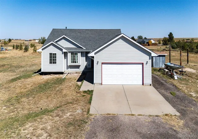 Photo 1 of Single family home for sale at 1850 Comanche Dr, Strasburg, CO 80136 | MLS# 3292087 | Listing updated on 2026-10-09