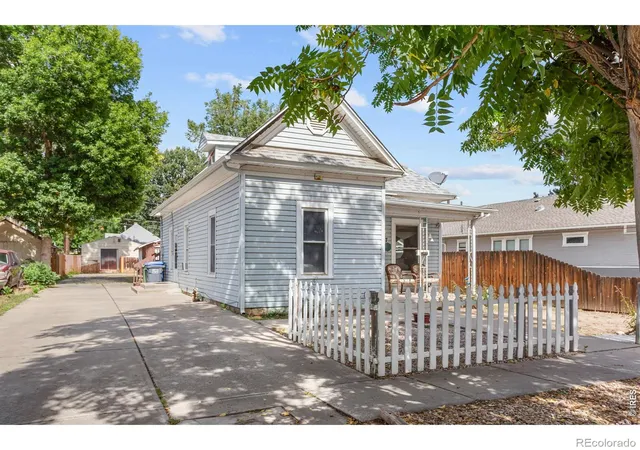 Photo 3 of Single family home for sale at 527 E 8th Street, Loveland, CO 80537 | MLS# IR1070160 | Listing updated on 2026-10-09