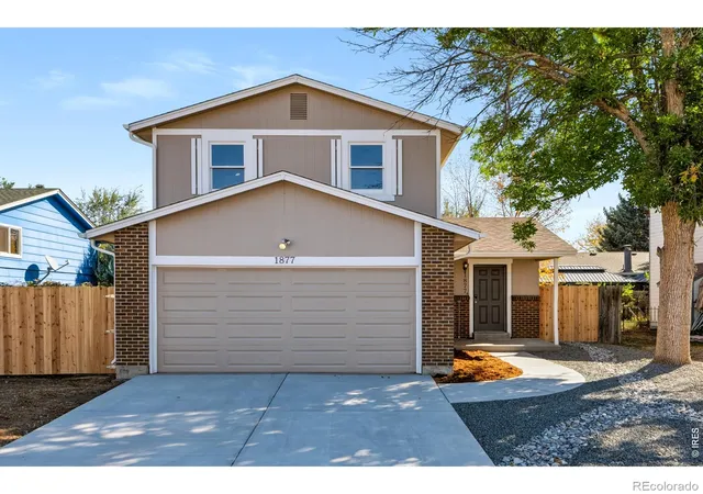 Photo 1 of Single family home for sale at 1877 Lincoln Dr, Longmont, CO 80501 | MLS# IR1070172 | Listing updated on 2026-10-09